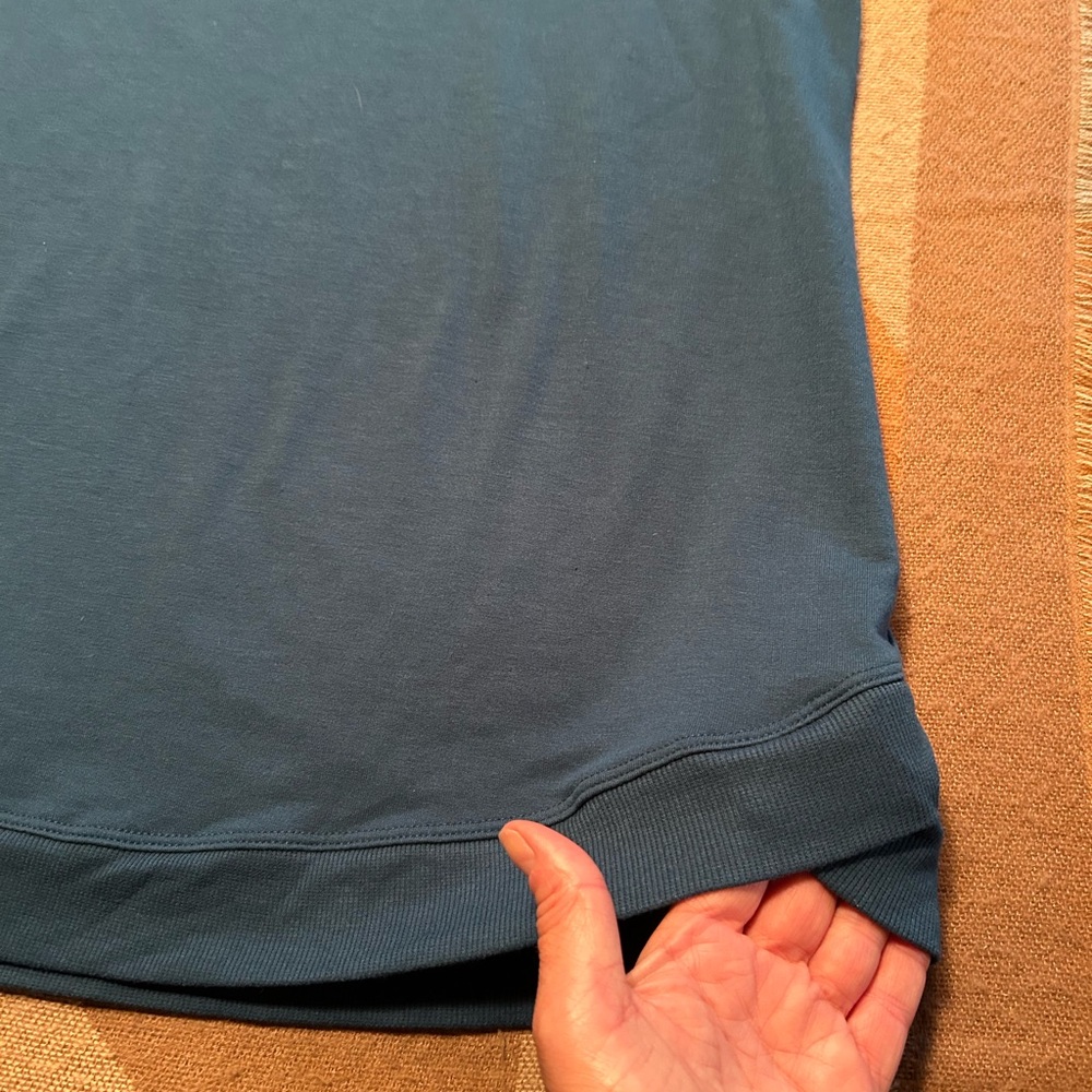 EUC Blue Danskin top, XL - Picture 5 of 10